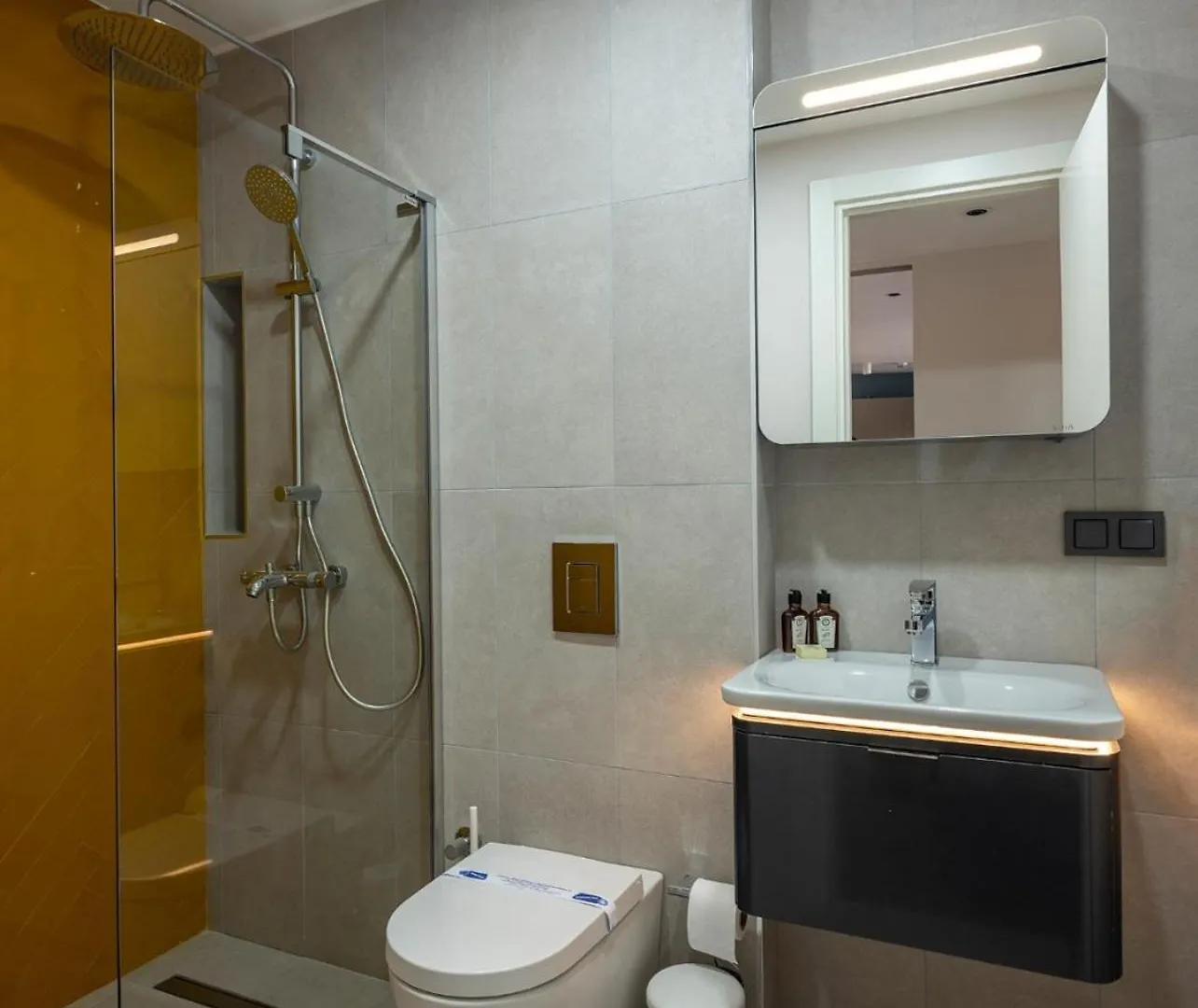 Bright Modern 1Bd Brand New Scenic Balcony! #66 Apartment Istanbul